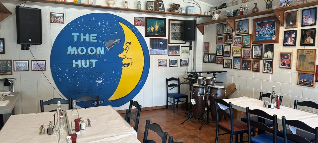 Moon Hut cafe